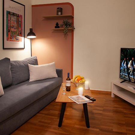 Aris123 By Smart Cozy Suites - Apartments In The Heart Of Athens - 5 Minutes From Metro - Available 24Hr Bagian luar foto