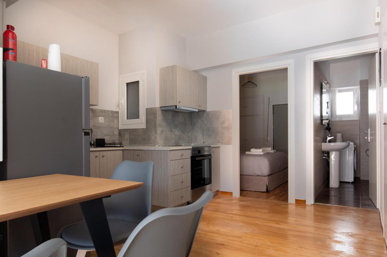 Aris123 By Smart Cozy Suites - Apartments In The Heart Of Athens - 5 Minutes From Metro - Available 24Hr Bagian luar foto