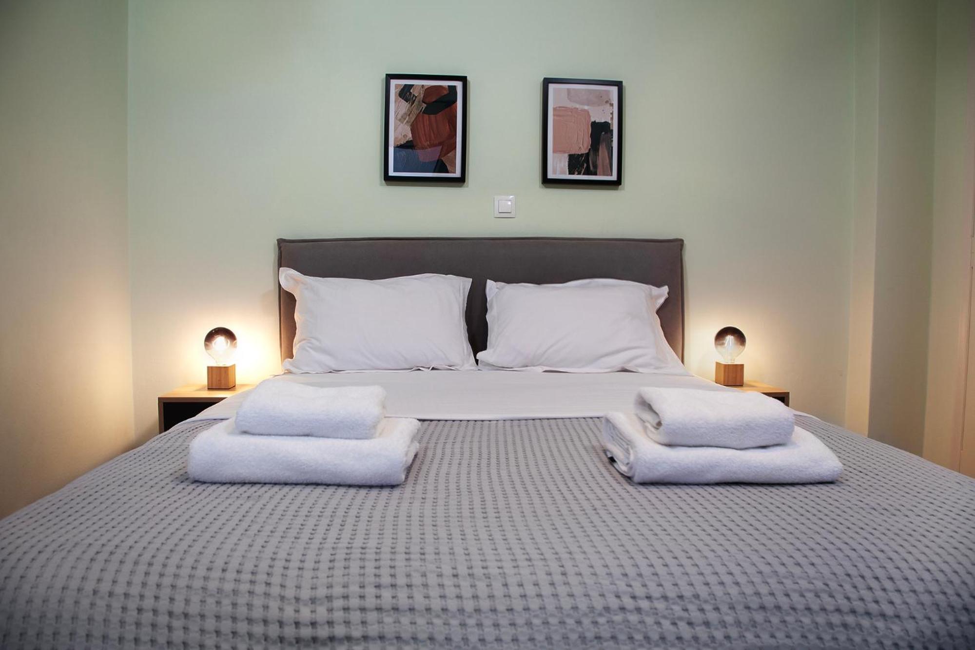 Aris123 By Smart Cozy Suites - Apartments In The Heart Of Athens - 5 Minutes From Metro - Available 24Hr Bagian luar foto
