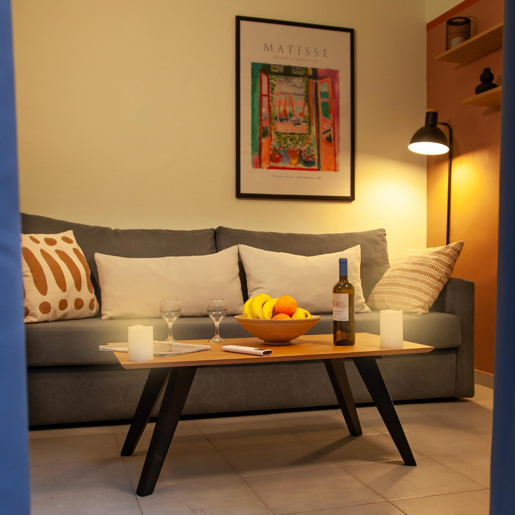 Aris123 By Smart Cozy Suites - Apartments In The Heart Of Athens - 5 Minutes From Metro - Available 24Hr Bagian luar foto