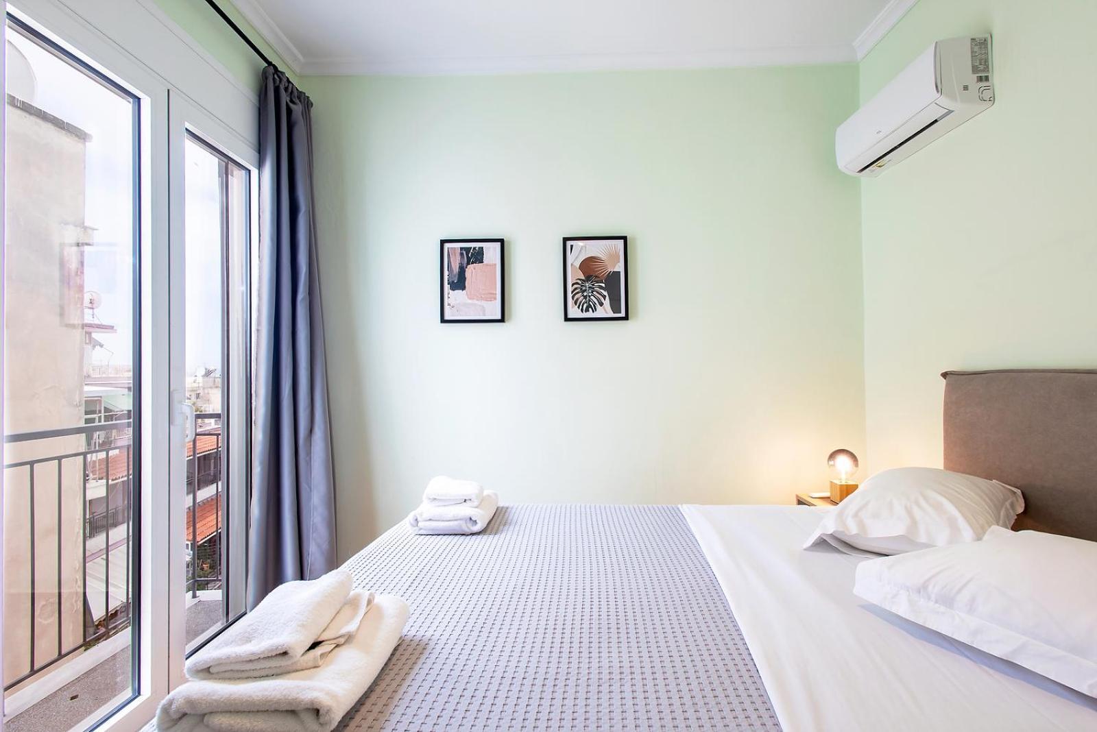 Aris123 By Smart Cozy Suites - Apartments In The Heart Of Athens - 5 Minutes From Metro - Available 24Hr Bagian luar foto