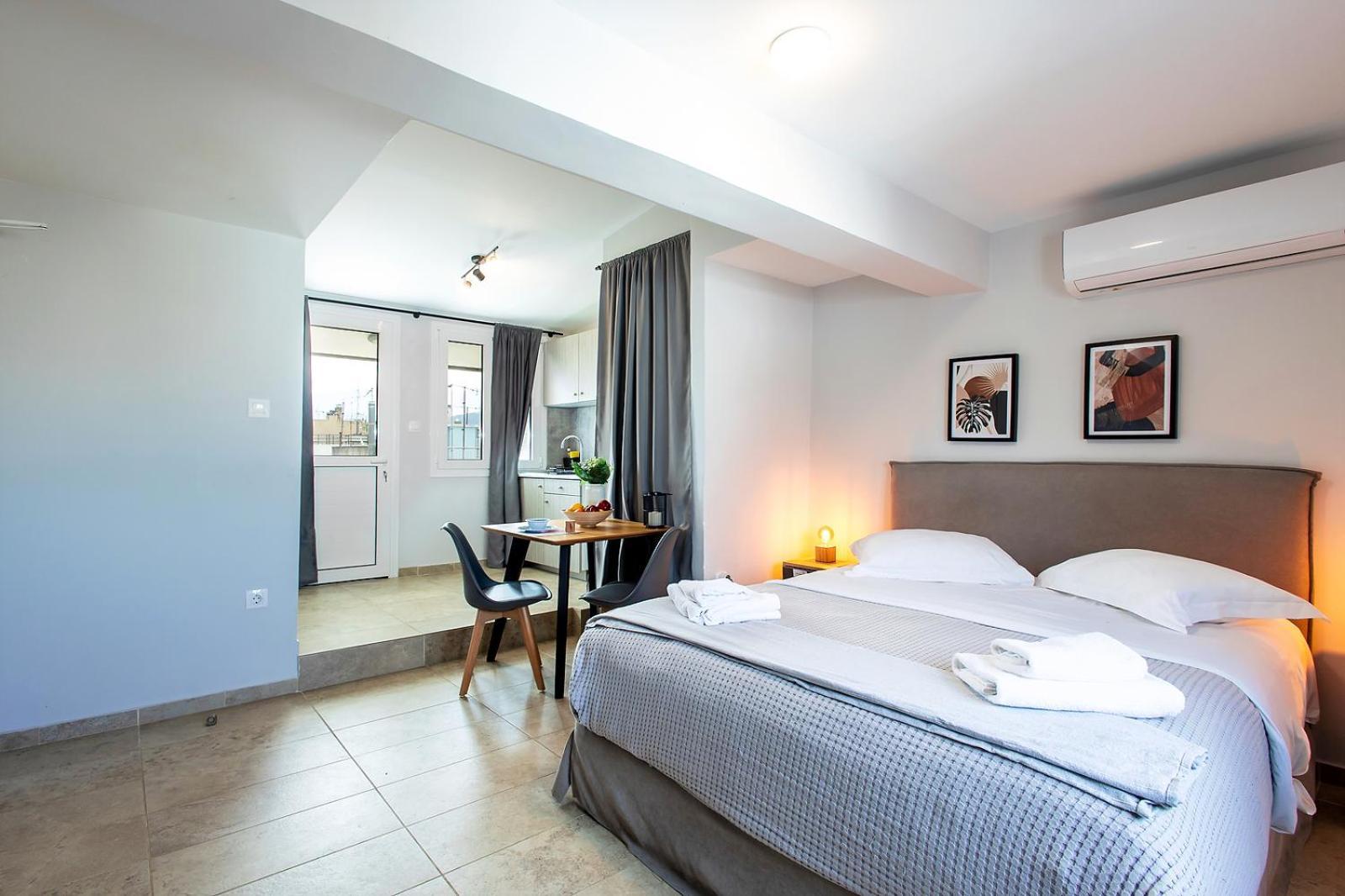 Aris123 By Smart Cozy Suites - Apartments In The Heart Of Athens - 5 Minutes From Metro - Available 24Hr Bagian luar foto