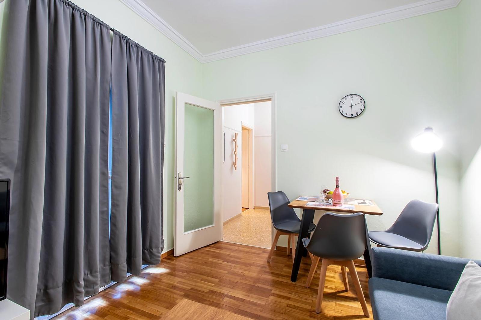 Aris123 By Smart Cozy Suites - Apartments In The Heart Of Athens - 5 Minutes From Metro - Available 24Hr Bagian luar foto